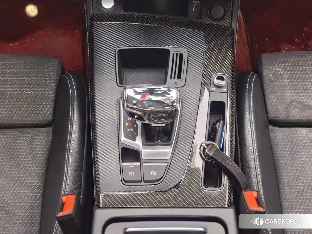 Audi Q5L 2021 Белый из Китая, фото 4