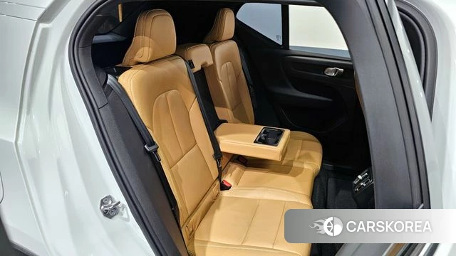 Volvo XC40 2021 Белый из Кореи, фото 4