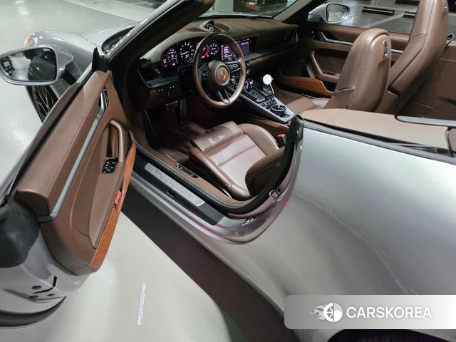 Porsche 911(992) 2021 Серебристо-серый из Кореи, фото 4