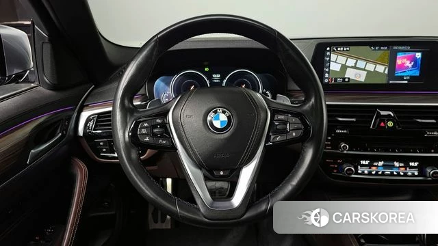 BMW 5 Series (G30) 2018 Цвет галактики из Кореи, фото 4