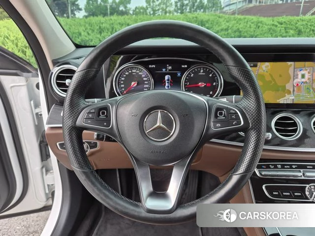 Mercedes-Benz E-Class W213 2018 Белый из Кореи, фото 4