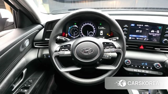 Hyundai Avante Hybrid (CN7) 2022 Серебристо-серый из Кореи, фото 4
