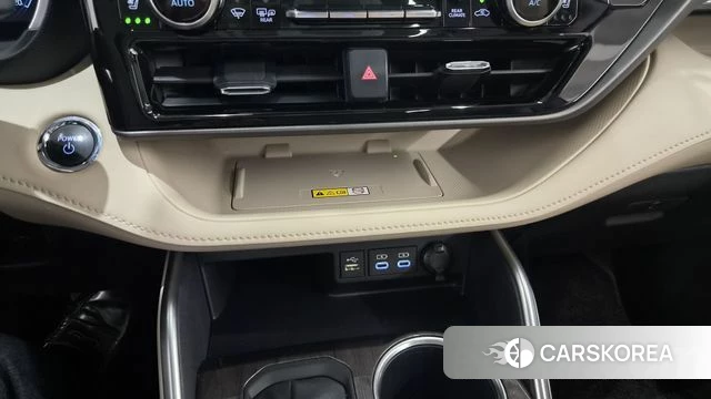 Toyota Highlander 4th Generation 2023 Белый из Кореи, фото 4