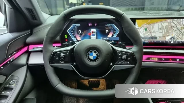 BMW 5 Series (G60) 2025 Белый из Кореи, фото 4