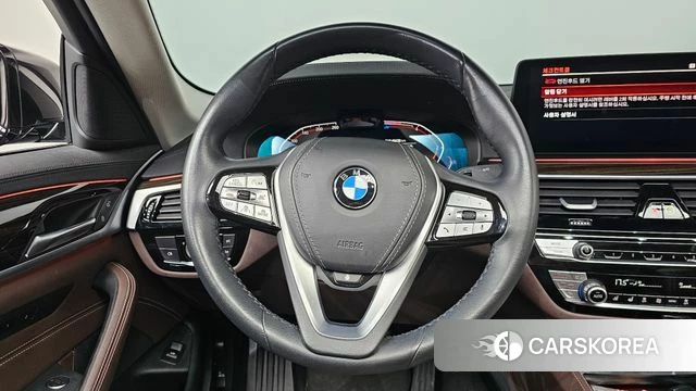 BMW 5 Series (G30) 2023 Черный из Кореи, фото 4