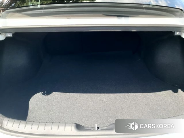 Hyundai Avante Hybrid (CN7) 2022 Белый из Кореи, фото 4