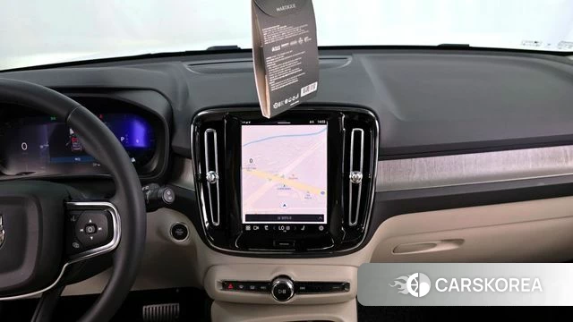 Volvo XC40 2024 Белый из Кореи, фото 4