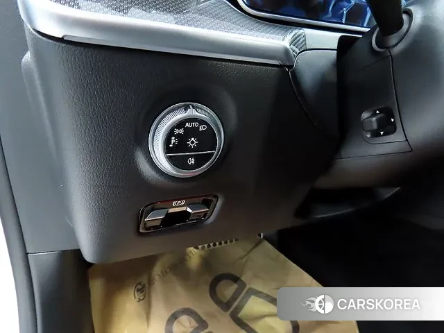 Mercedes-Benz C-Class W206 2025 Белый из Кореи, фото 4