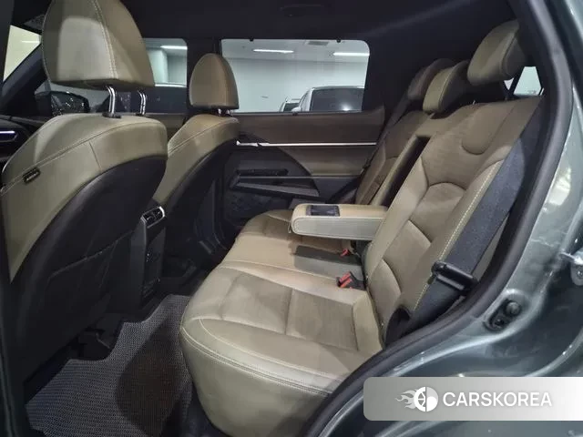 Ssangyong Torres 2023 Темно-зеленый из Кореи, фото 4