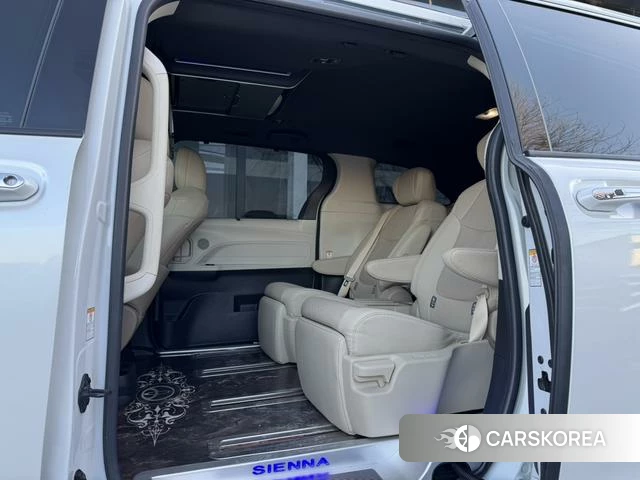 Toyota Saina 2022 Белый из Китая, фото 4