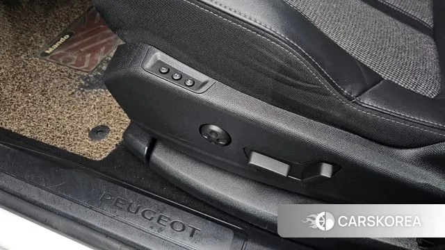 Peugeot 5008 second generation 2019 Белый из Кореи, фото 4