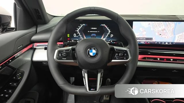 BMW 5 Series (G60) 2025 Черный из Кореи, фото 4