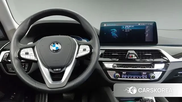 BMW 5 Series (G30) 2020 Серебристо-серый из Кореи, фото 4