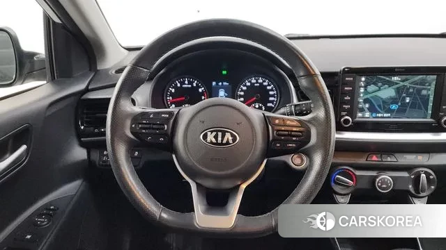Kia Stonic 2018 Белый из Кореи, фото 4