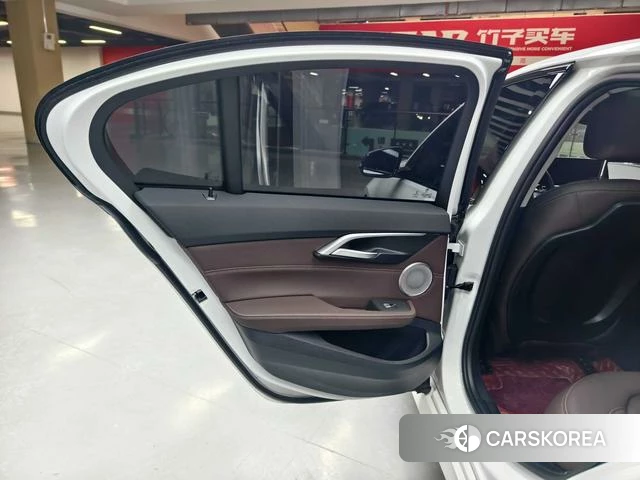 BMW 1 series 2023 Белый из Китая, фото 4