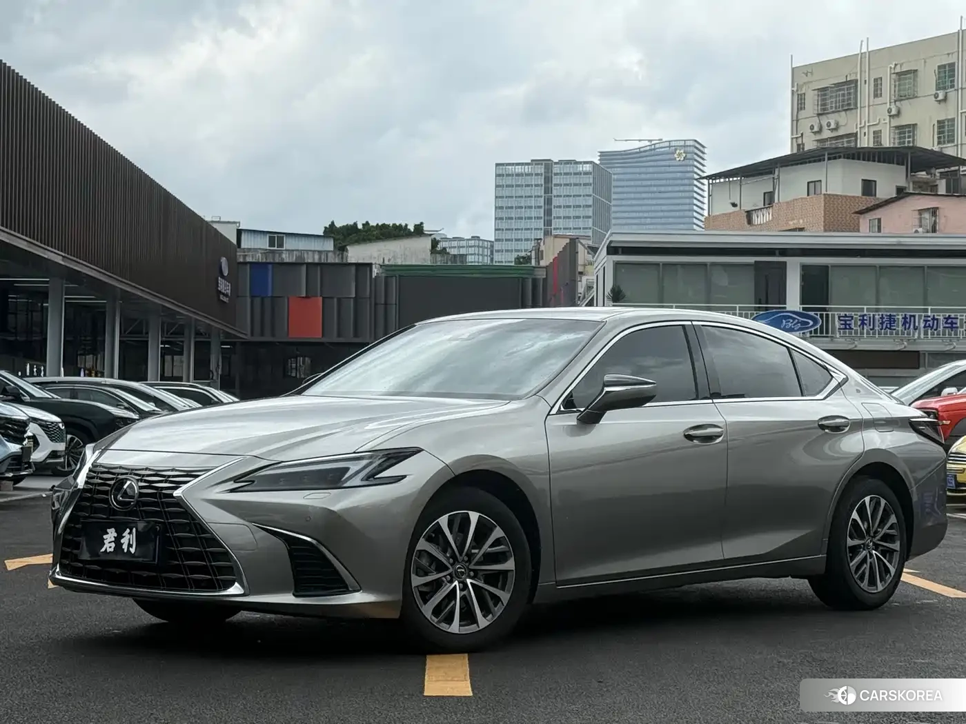 Lexus ES 2025 Silver/gray из Китая, фото 4
