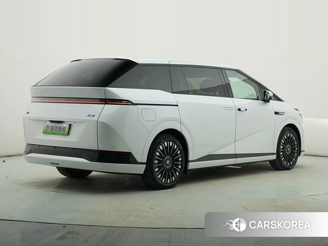 Xiaopeng Motors Xiaopeng X9 2025 Белый из Китая, фото 4