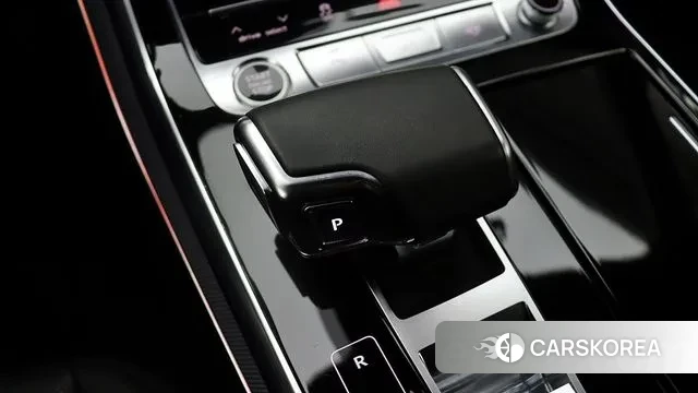 Audi Q8 (4M) 2021 Серебряный из Кореи, фото 4