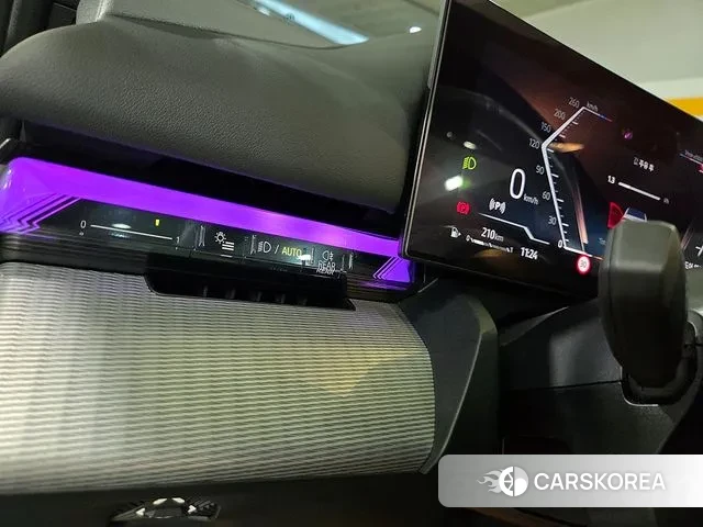 BMW 5 Series (G60) 2023 Белый из Кореи, фото 4