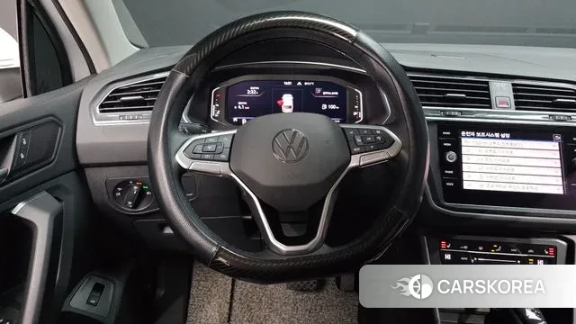 Volkswagen Tiguan second Generation 2022 Белый из Кореи, фото 4