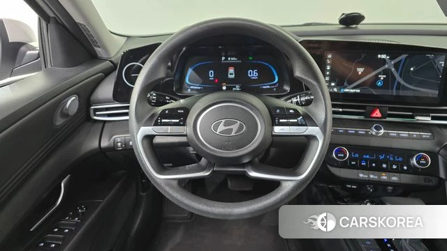 Hyundai The New Avante (CN7) 2023 Серебристо-серый из Кореи, фото 4