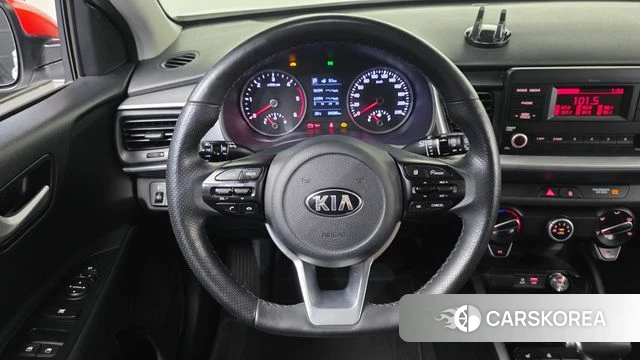 Kia Stonic 2018 Белый из Кореи, фото 4