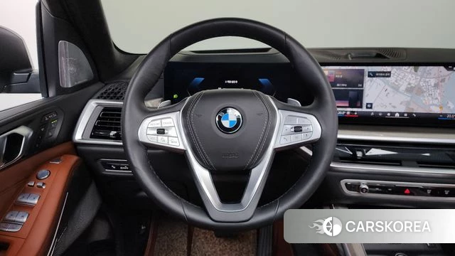 BMW X7 (G07) 2023 Серебристо-серый из Кореи, фото 4