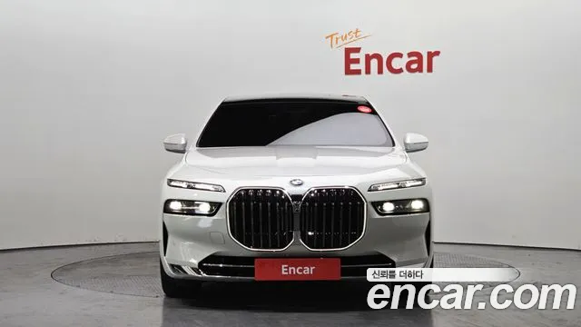 BMW 7 Series (G70) 2023 Белый из Кореи, фото 4