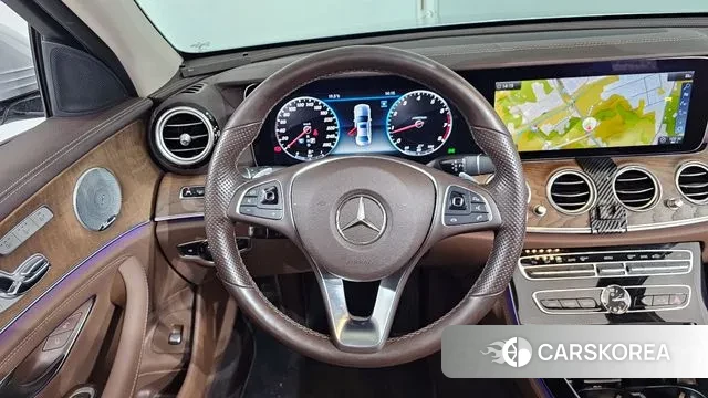 Mercedes-Benz E-Class W213 2018 Серебряный из Кореи, фото 4