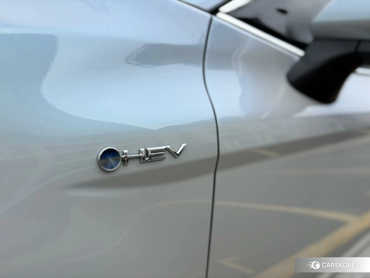 Toyota Camry 2024 Серебристо-серый из Китая, фото 4