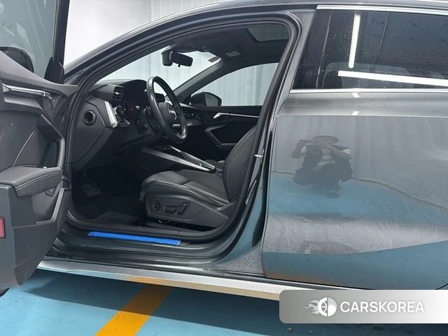 Audi A3 2024 Серебристо-серый из Китая, фото 4