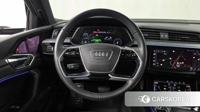 Audi e-Tron 2021 Серый из Кореи, фото 4