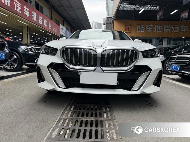 BMW 5 series 2024 Белый из Китая, фото 4