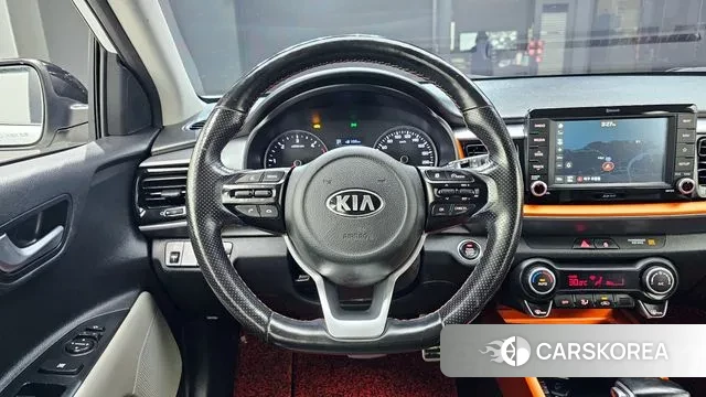Kia Stonic 2018 Белый из Кореи, фото 4