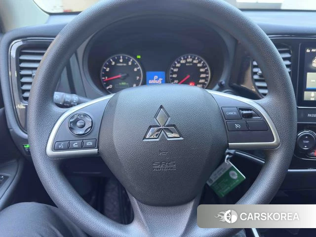 Mitsubishi  Outlander 2022 Белый из Китая, фото 4