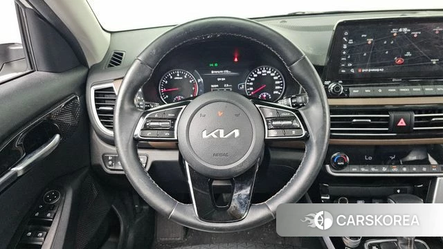 Kia Seltos 2022 Белый из Кореи, фото 3