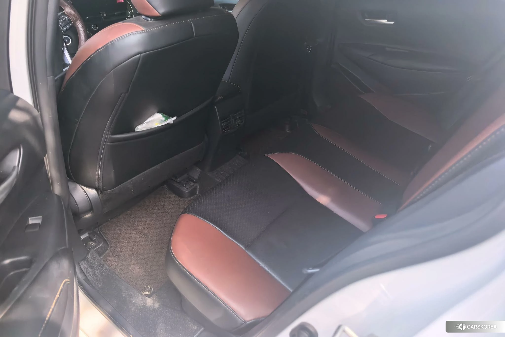 Toyota Corolla 2023 Белый из Китая, фото 4