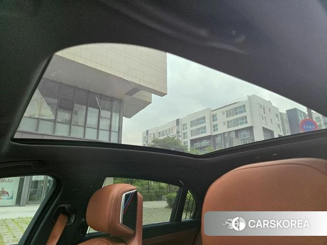 BMW 7 Series (G70) 2025 Черный из Кореи, фото 4