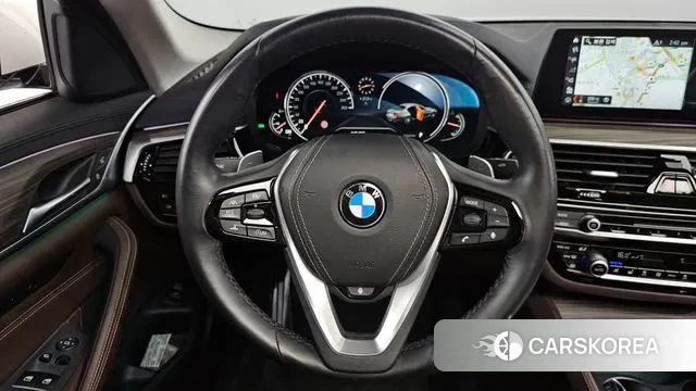 BMW 5 Series (G30) 2018 Белый из Кореи, фото 4