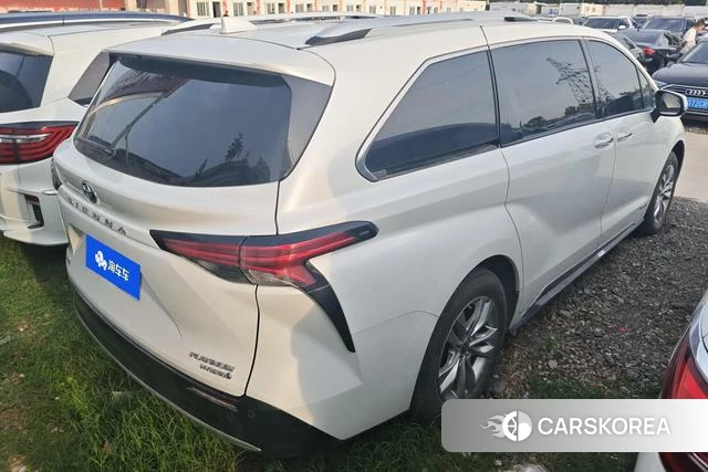 Toyota Saina 2022 Белый из Китая, фото 4