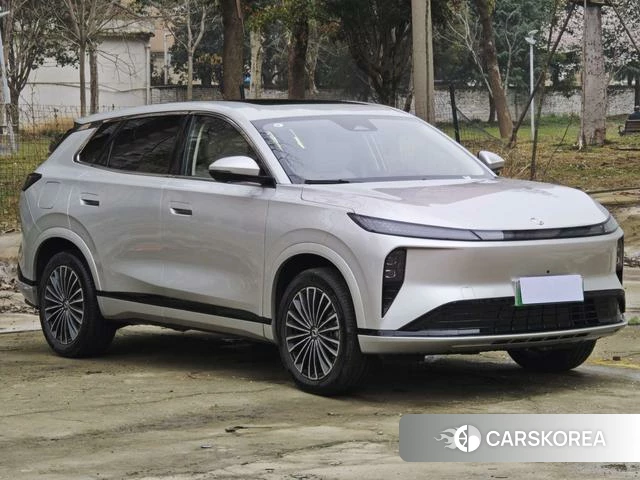 Dongfeng Fengshen L8 PHEV 2026 Серебристо-серый из Китая, фото 4