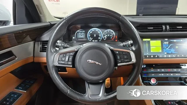 Jaguar XF (X260) 2019 Белый из Кореи, фото 4