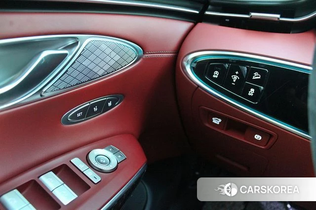 Genesis GV70 2023 Черный из Кореи, фото 4