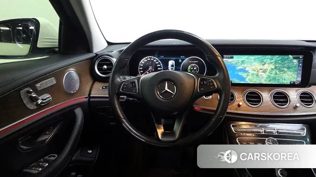 Mercedes-Benz E-Class W213 2018 Белый из Кореи, фото 4