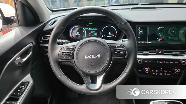 Kia Niro Plus 2022 Белый из Кореи, фото 4