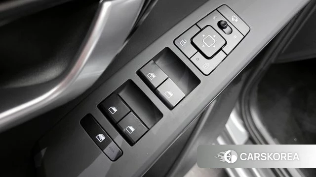 Kia Di Ol Nu Niro 2022 Серебристо-серый из Кореи, фото 4