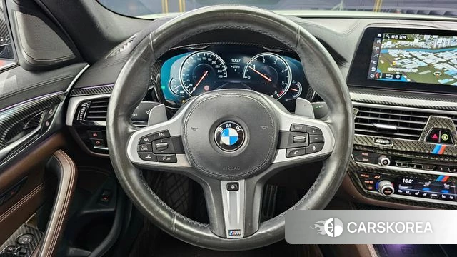 BMW 5 Series (G30) 2018 Белый из Кореи, фото 4