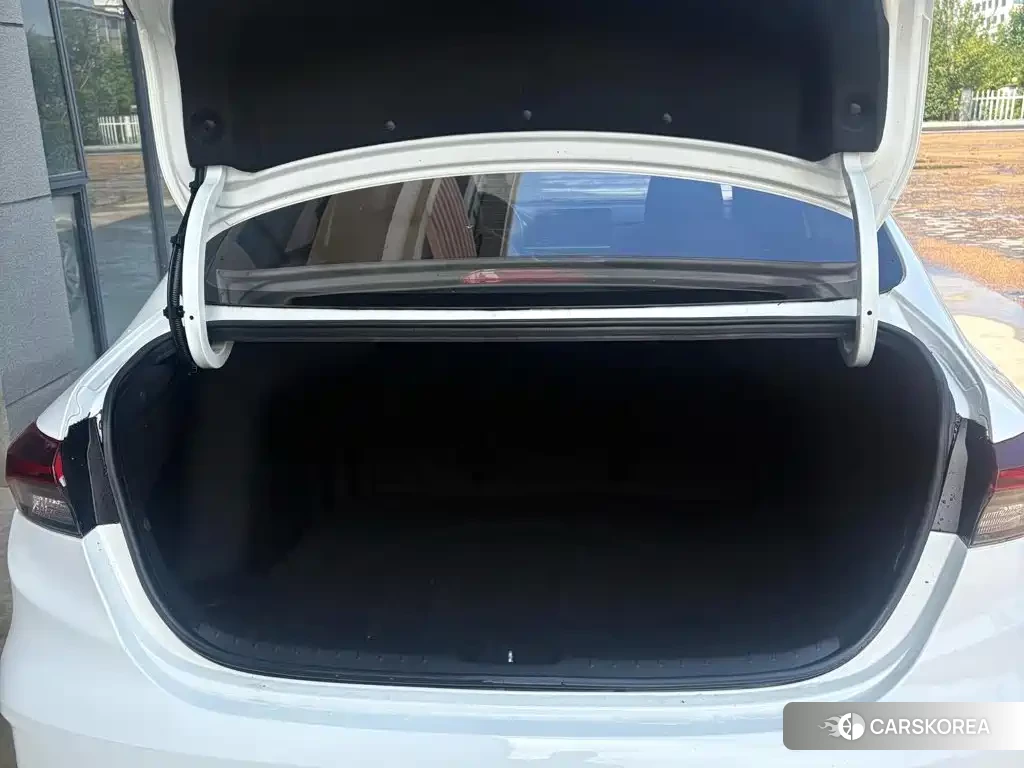 Kia K3 2024 Белый из Китая, фото 4