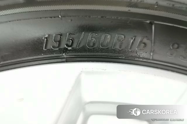 Nissan Xuan Yi 2024 Белый из Китая, фото 4