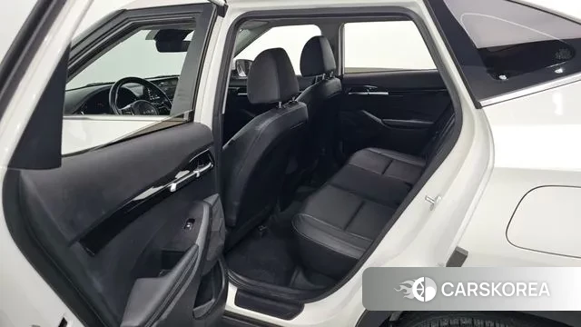 Kia Seltos 2022 Белый из Кореи, фото 4